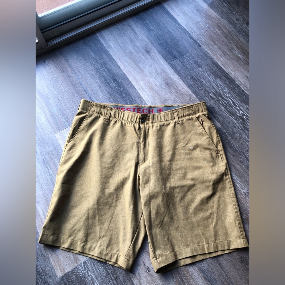 Swiss Tech Tan Cargo Men's Brown Flat Front Shorts Size 38